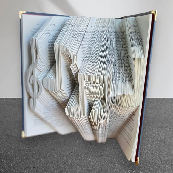 𝑯𝒂𝒏𝒅𝒎𝒂𝒅𝒆 “Music Notes” Book Folding 🎁 - Picture 9 of 9